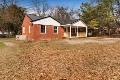 Main picture of 909 Prince Ave