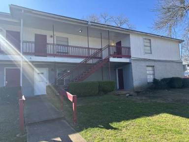 Main picture of 701 Canada St