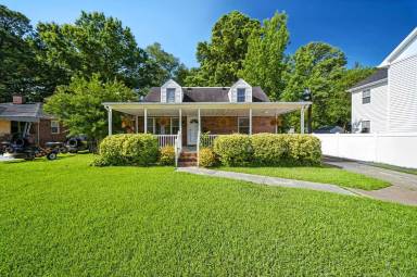 Main picture of 1641 E Bayview Blvd