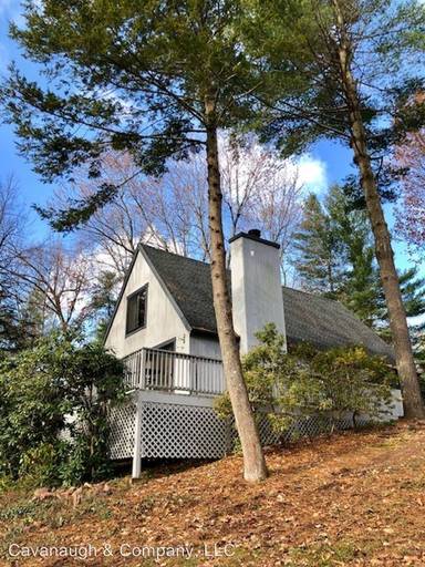 Main picture of 1 Pond Cir