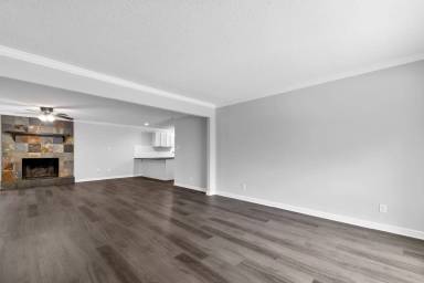 Main picture of 104 N Claremont Ave