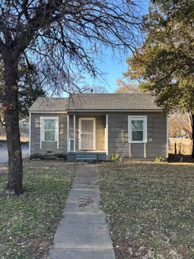 Main picture of 2209 Mouser Ln