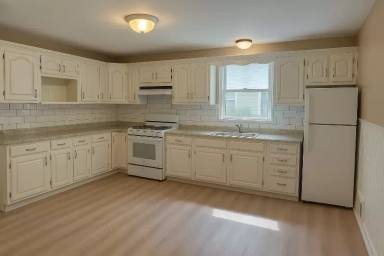 Main picture of 42 Termine Ave