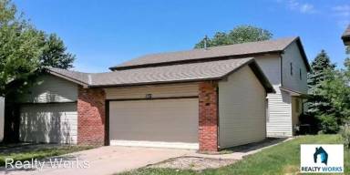 Main picture of 5541 S 38th St