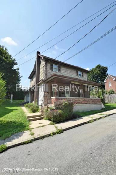 Main picture of 320 N 6th St