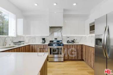 Main picture of 4637 Laurel Canyon Blvd
