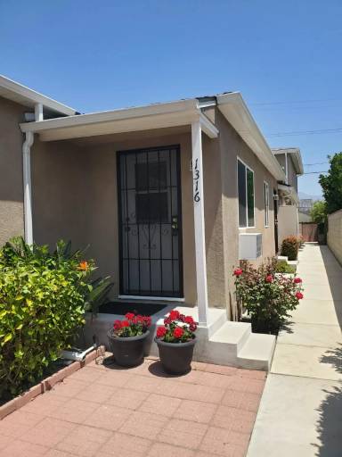 Main picture of 1316 N Cordova St