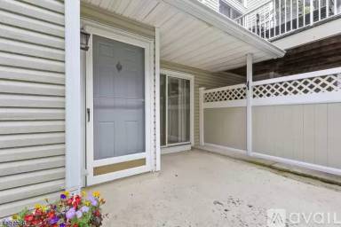 Main picture of 22 Academy Ct