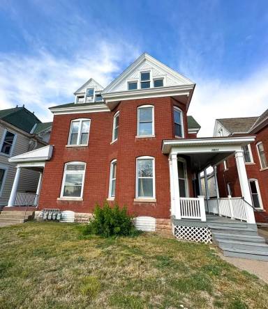 Main picture of 1609 Broadway St