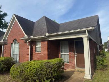 Main picture of 601 Ashley Glen Cir W