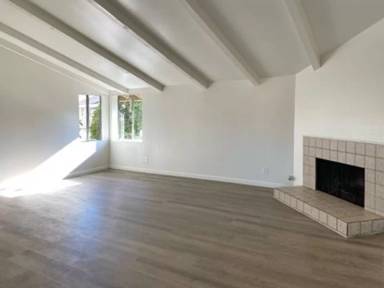 Main picture of 2479 Elden Ave