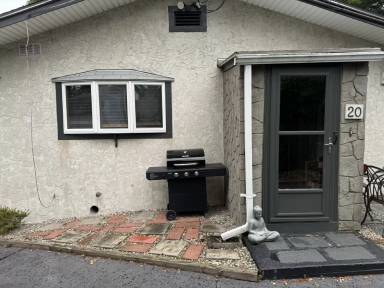 Main picture of 20 Revere Rd