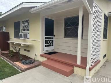 Main picture of 1717 E 68th St