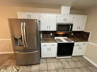 Main picture of 7096 Vinings Way