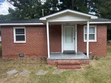 Main picture of 132 B St