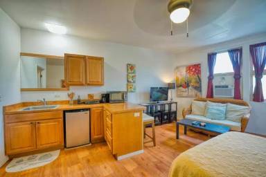Main picture of 332 Keawe St