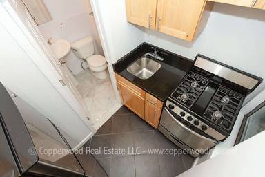 Main picture of 121 East 82nd St