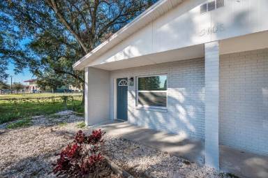 Main picture of 5106 E Columbus Dr