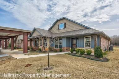 Main picture of 8804 SW 55th St