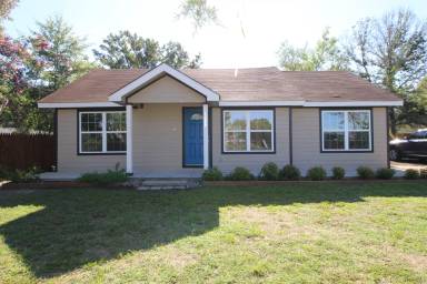 Main picture of 1208 N Spring St