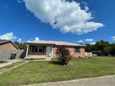 Main picture of 411 Woodspointe Way