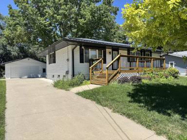 Main picture of 860 3rd St