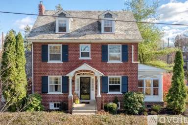 Main picture of 121 S President Ave