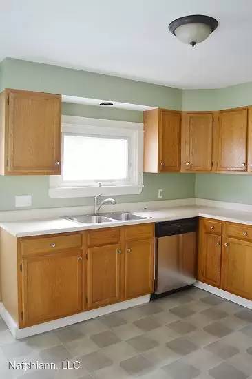 Main picture of 373 Essex St