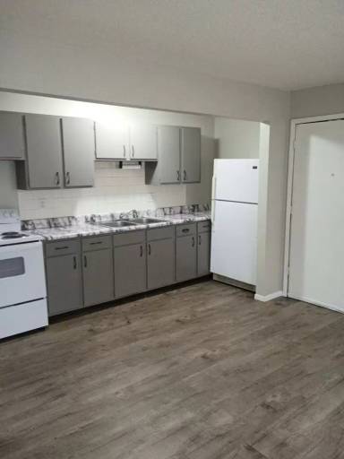 Main picture of 3216 Grand Ave