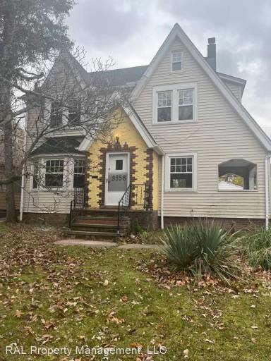 Main picture of 3558 Berkeley Rd