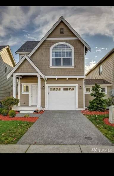 Main picture of 4720 Parker St
