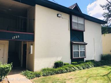 Main picture of 1725 E Lindsey St