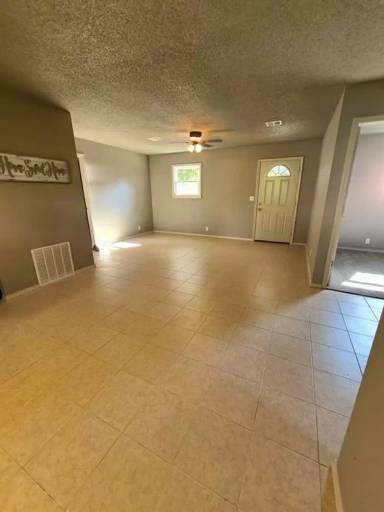 Main picture of 401 Beaver Cir