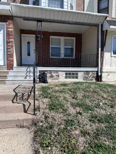 Main picture of 2647 S 68th St