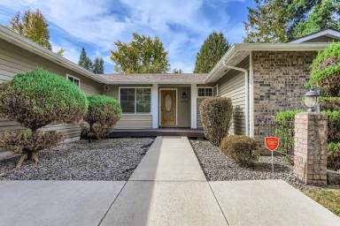 Main picture of 6715 149th Ave NE