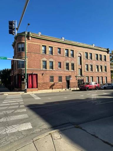 Main picture of 953 N California Ave