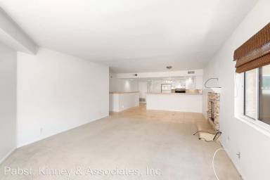 Main picture of 3811 E Livingston Dr
