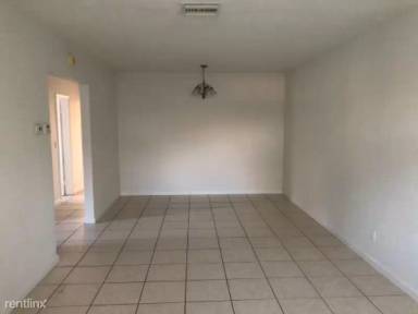 Main picture of 2232 NE 171st St