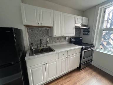 Main picture of 220 N 6th St