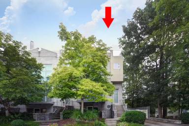 Main picture of 3695 Peachtree Rd NE