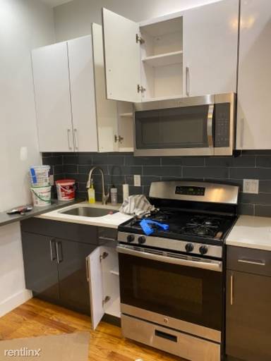 Main picture of 17 Locust St