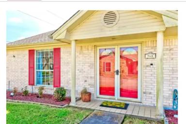 Main picture of 960 Green Meadow St