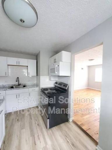 Main picture of 977 E 13th Ave
