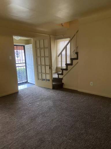 Main picture of 16575 Sussex St