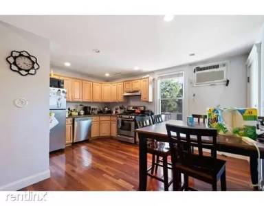 Main picture of 783 Cambridge St