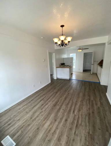 Main picture of 190 Carney St