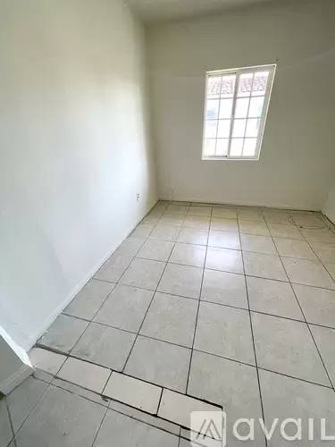 Main picture of 409 W 17th St