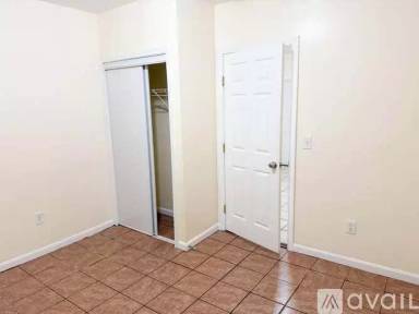 Main picture of 10 Marble St