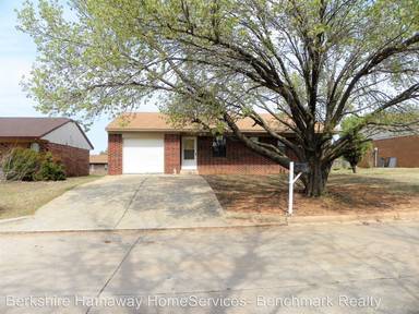 Main picture of 1209 Whispering Glen St