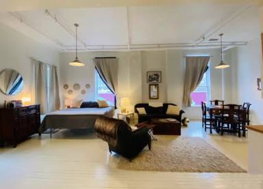 Main picture of 118 W Main St
